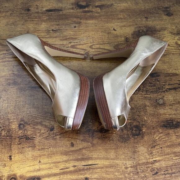 BCBGeneration Gold Metallic ‘Flow’ Peep Toe Heels - Picture 4 of 13